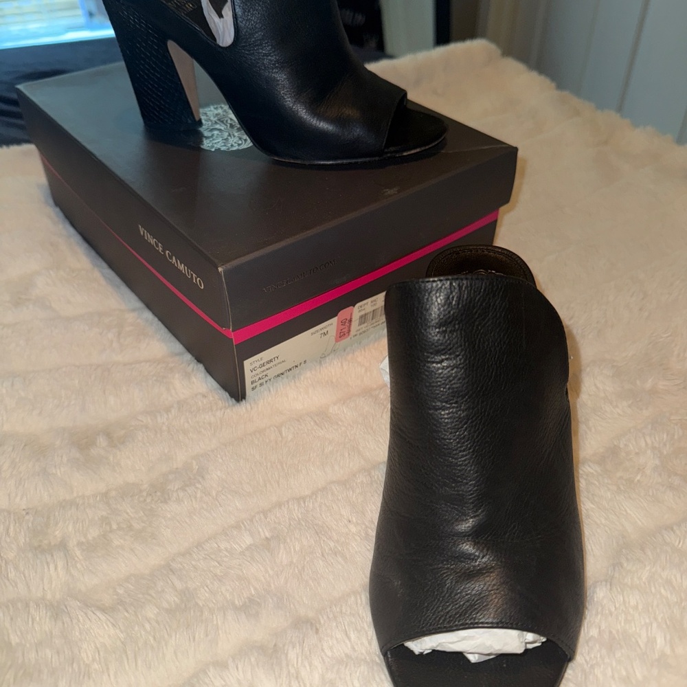Shoes - Picture 4 of 6